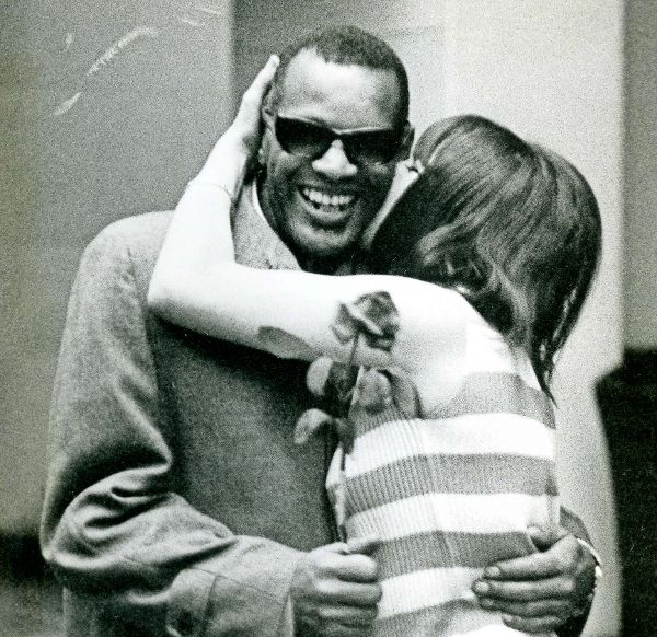 Why did Della Beatrice Howard Robinson and Ray Charles split up?